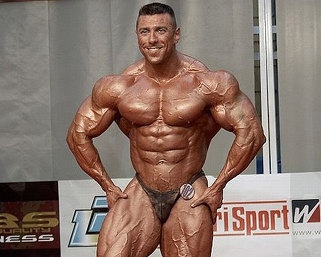 IFBB Pro Bodybuilder Manuel Manchado Sentenced to Two Years Prison for Steroid Trafficking