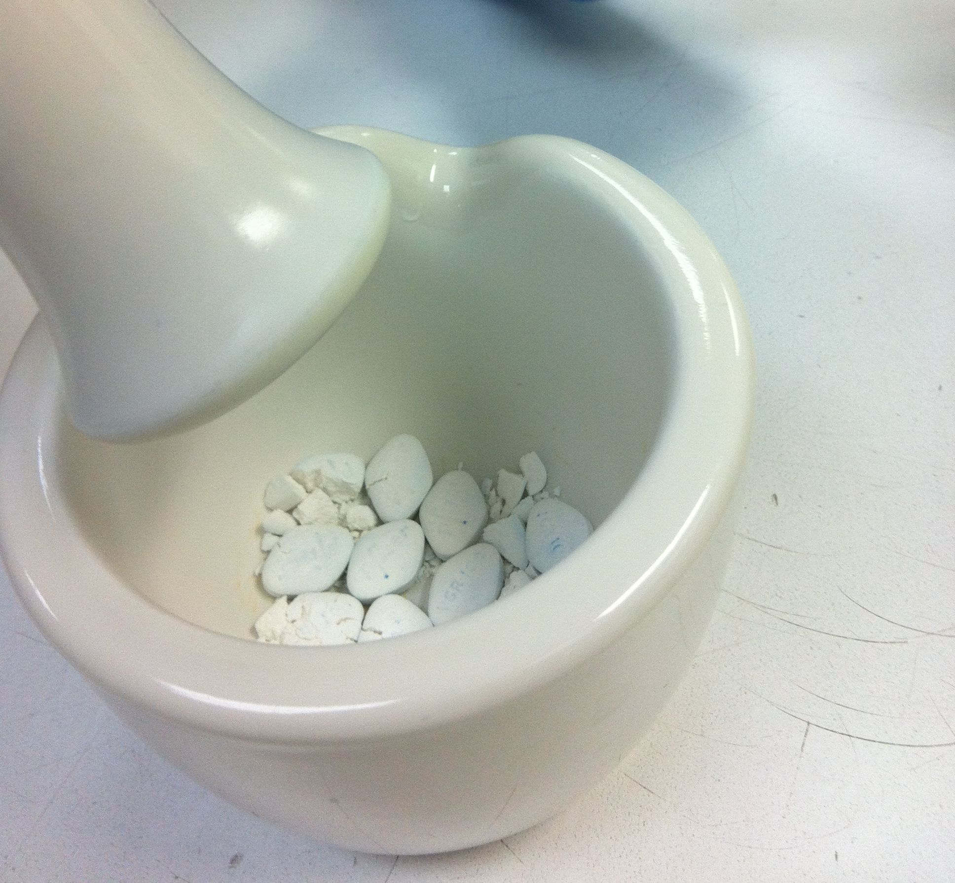 Домашний метод тестирования для идентификации поддельных таблеток анаболических стероидов